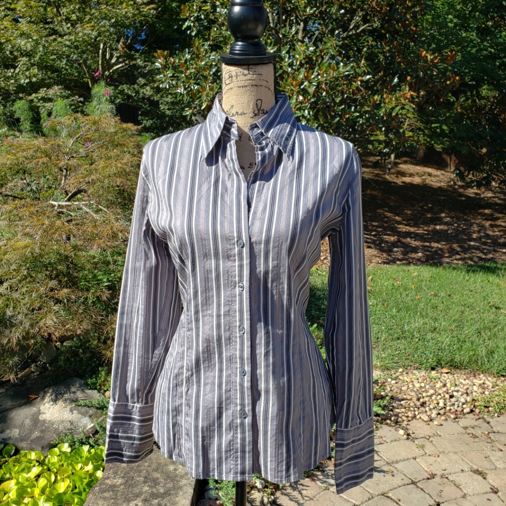 NY & Co. Long sleeve button down dress shirt